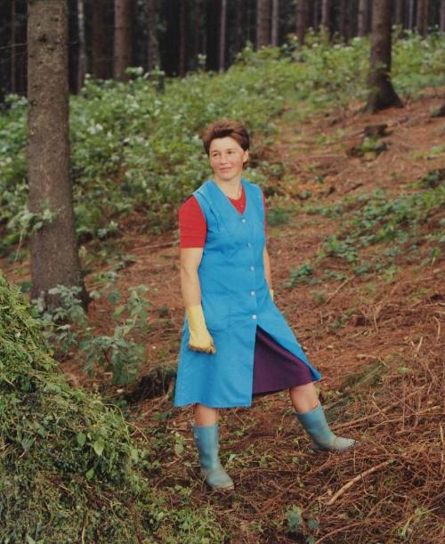 Frau mit gelben Handschuhen, Helfenberg