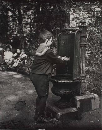 Im Matrosenanzug im Stadtpark