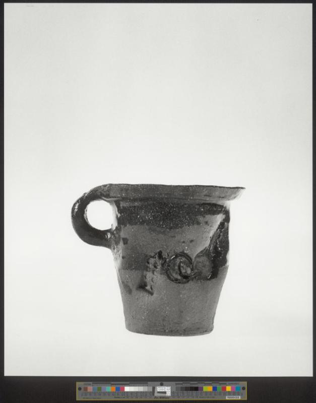 aus der Serie „vase (shape / vessel / color)"