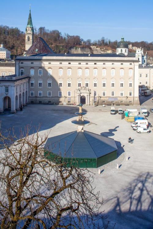 Residenzplatz, 18.3.2015, 09:02
